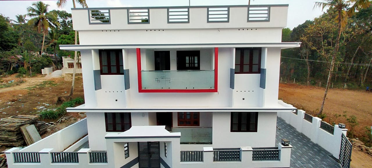 5.5 Cent Residential House/Villa For Sale